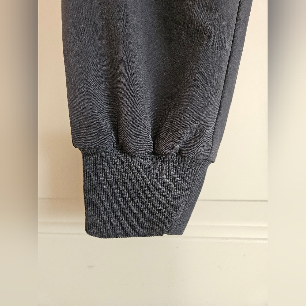 Like New Athleta Gray Jogger Pants Women's Size 6 - Picture 3 of 6